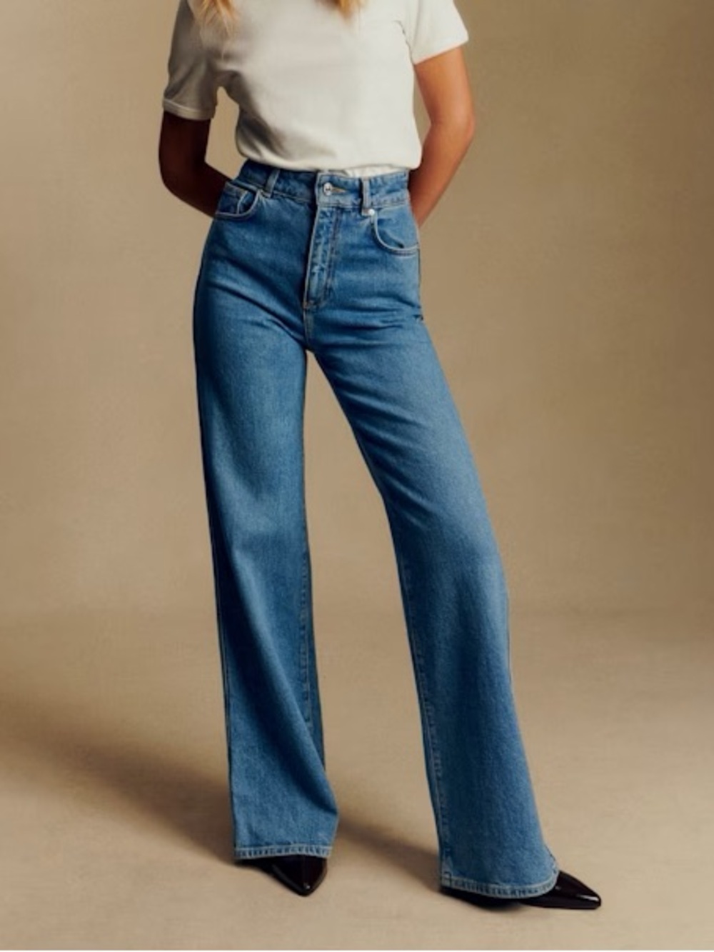 Classic High-Waist Wide-Leg Jeans in Blue